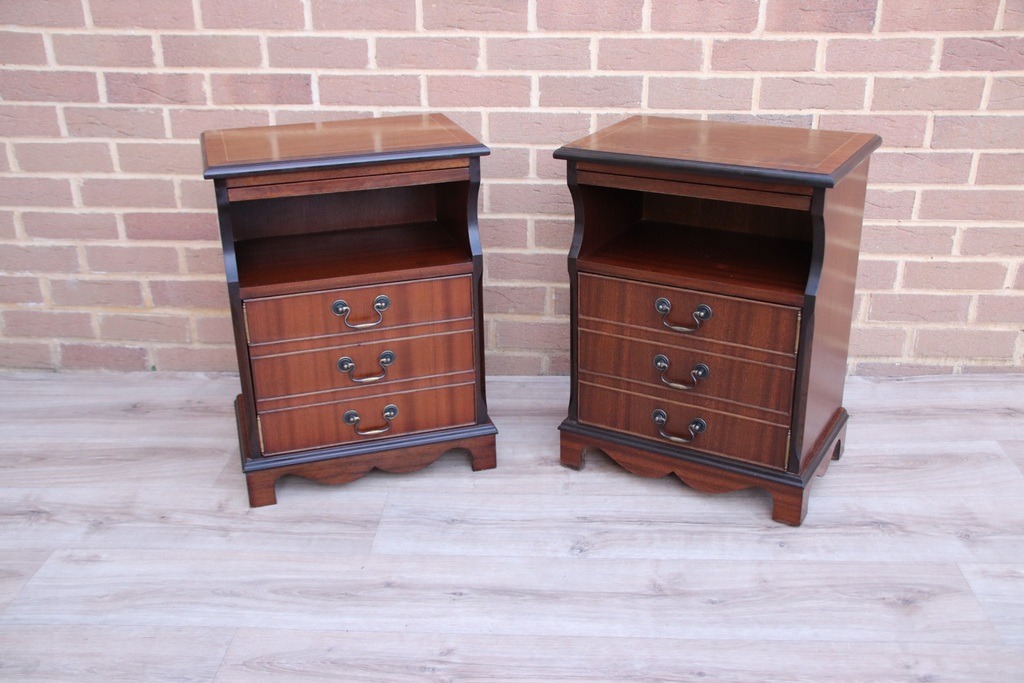 Pair of Vintage Bedside Tables - Image 6