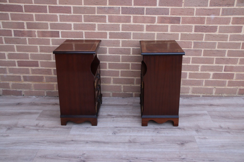Pair of Vintage Bedside Tables - Image 7