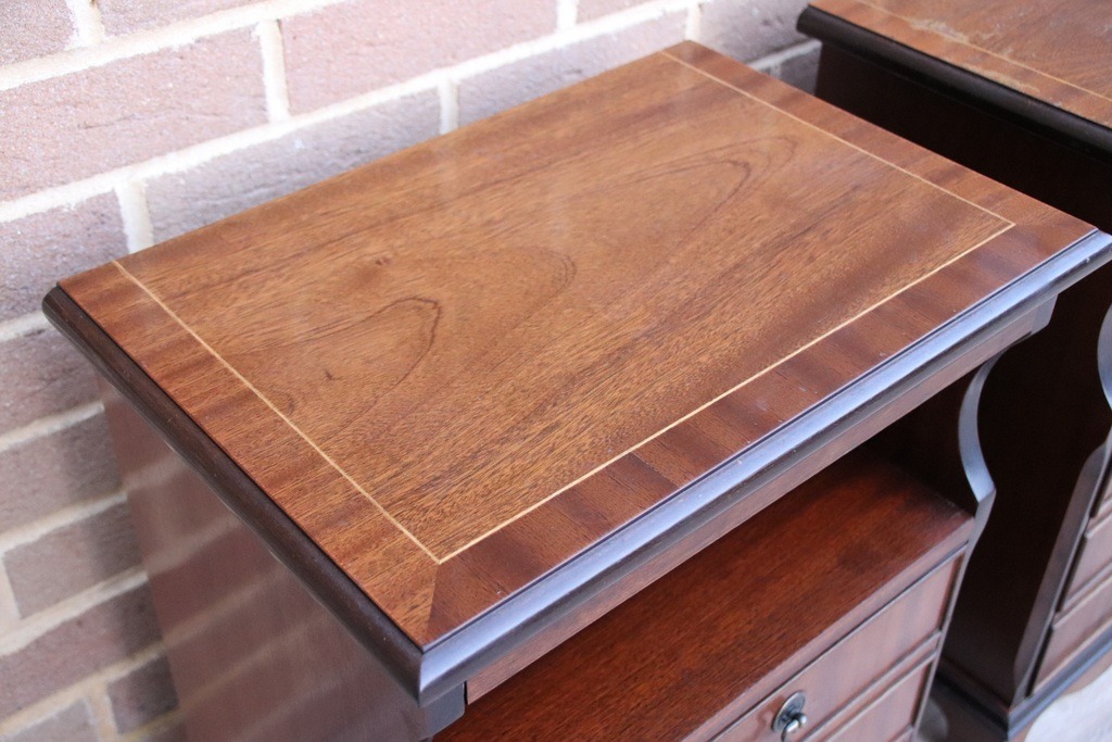 Pair of Vintage Bedside Tables - Image 10