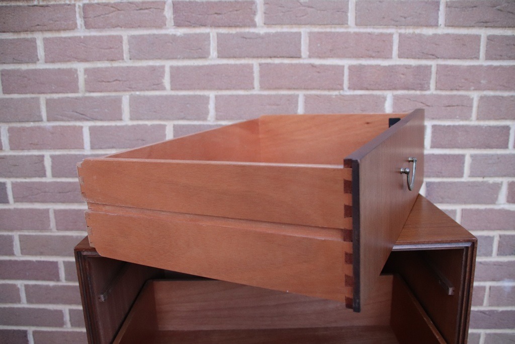 Vintage Meredew Tallboy - Image 9