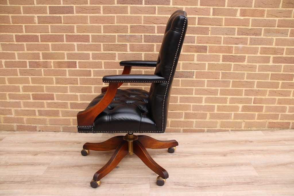 Gainsborough Chesterfield Chair - Image 3