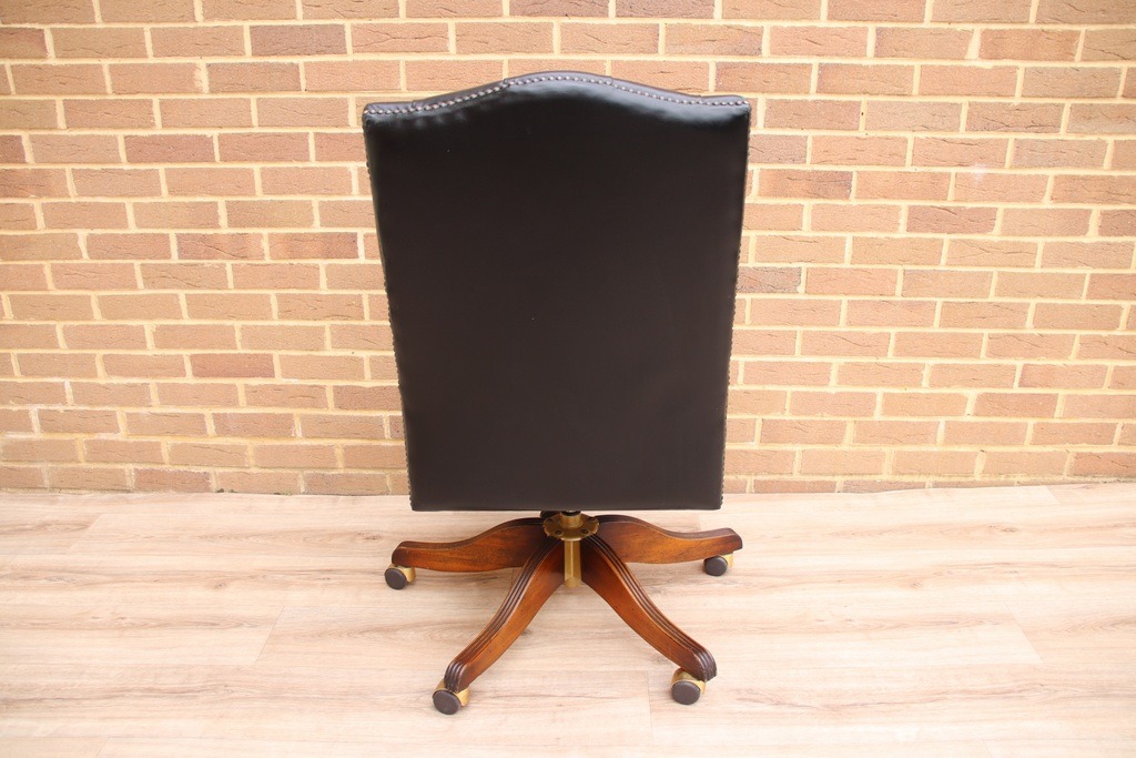 Gainsborough Chesterfield Chair - Image 4