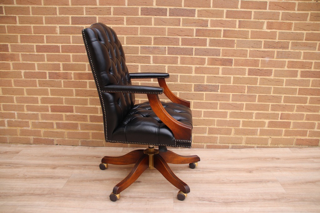 Gainsborough Chesterfield Chair - Image 5