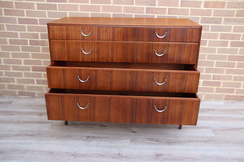 Meredew Chest of Drawers - Image 9