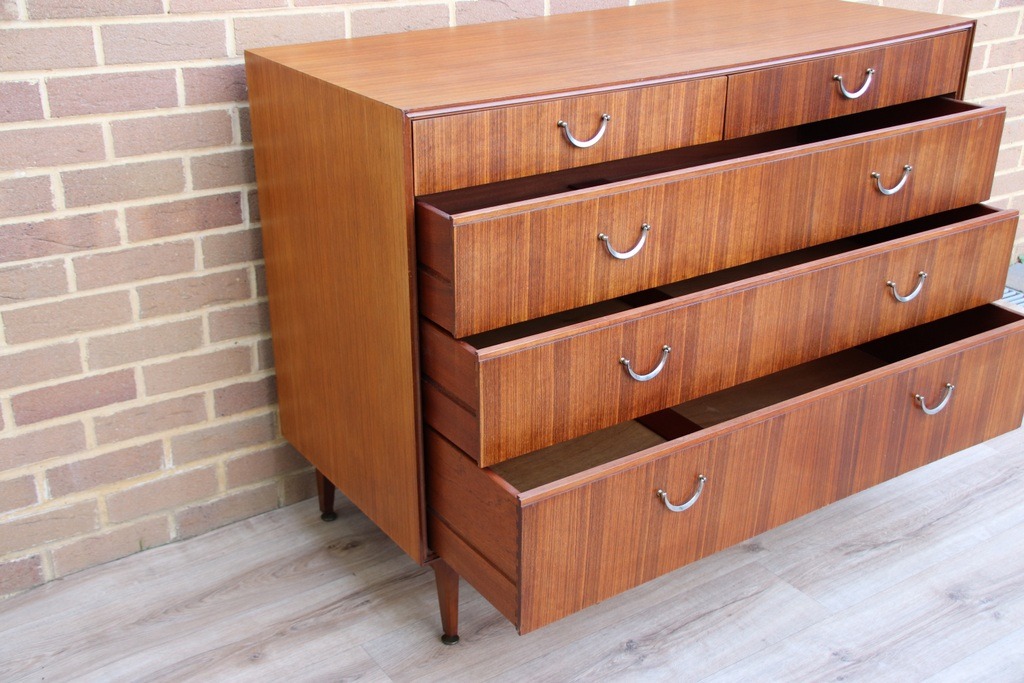 Meredew Chest of Drawers - Image 6