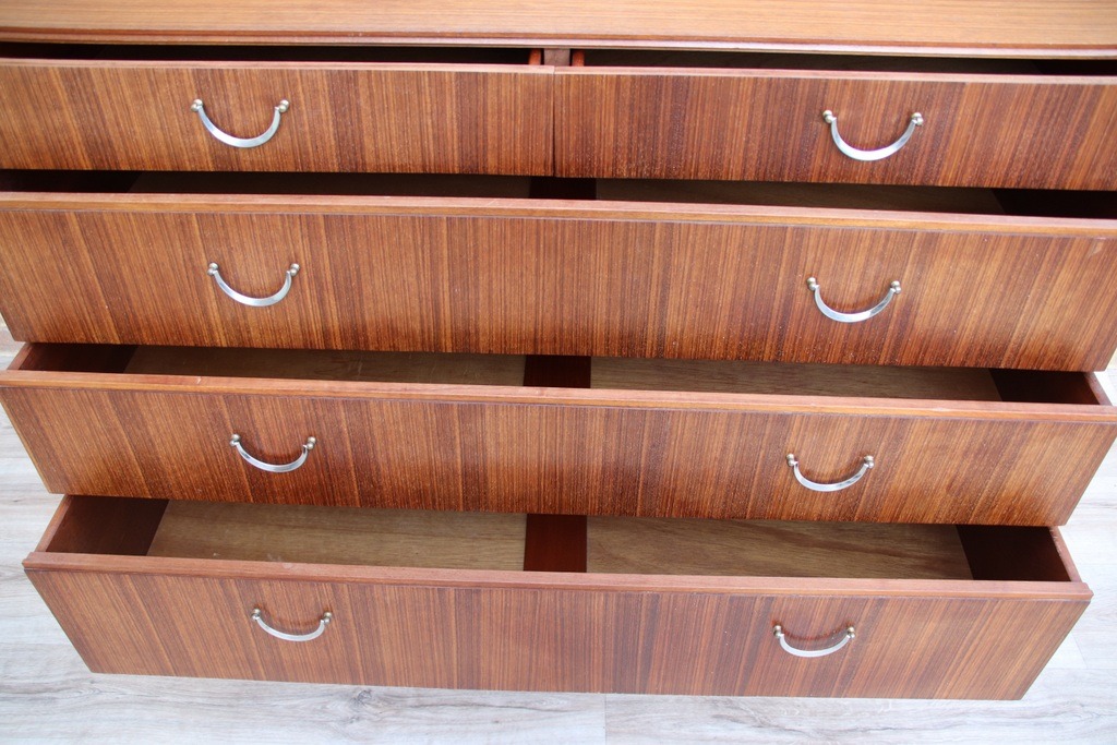Meredew Chest of Drawers - Image 12