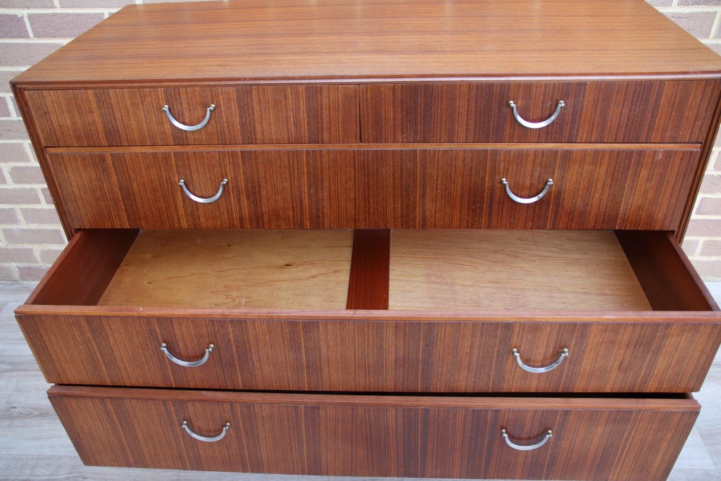 Meredew Chest of Drawers - Image 15