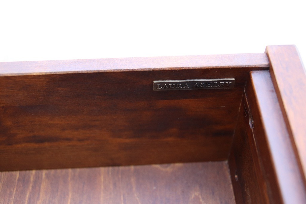 Pair of Laura Ashley Balmoral Bedside Tables - Image 8