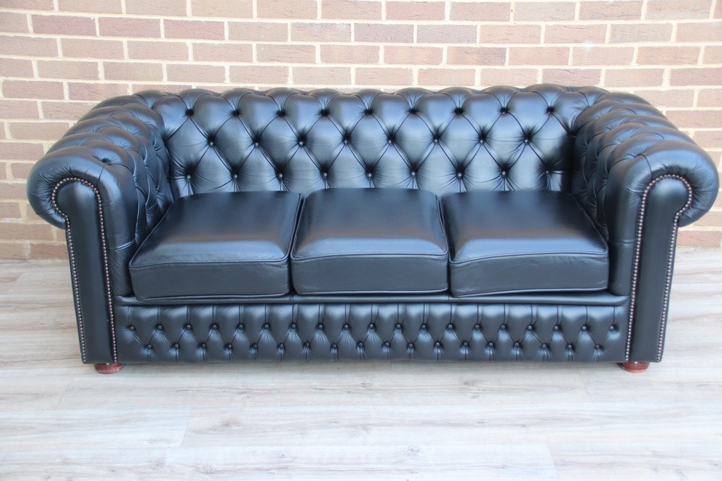 Chesterfield Sofa - Image 2