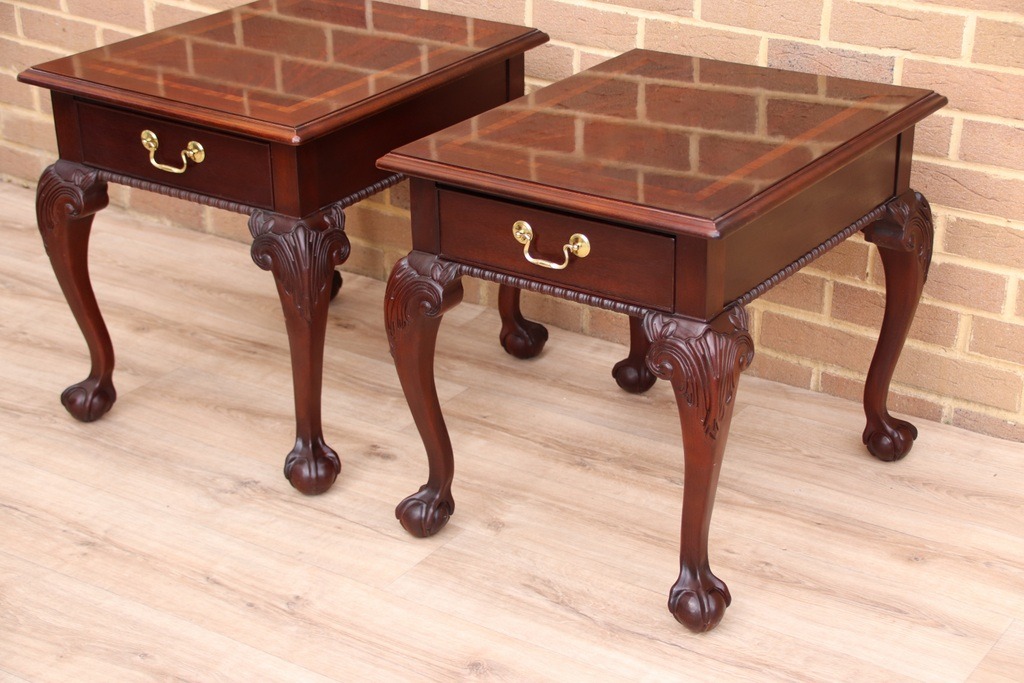 Pair of Thomasville Bedside Tables - Image 4