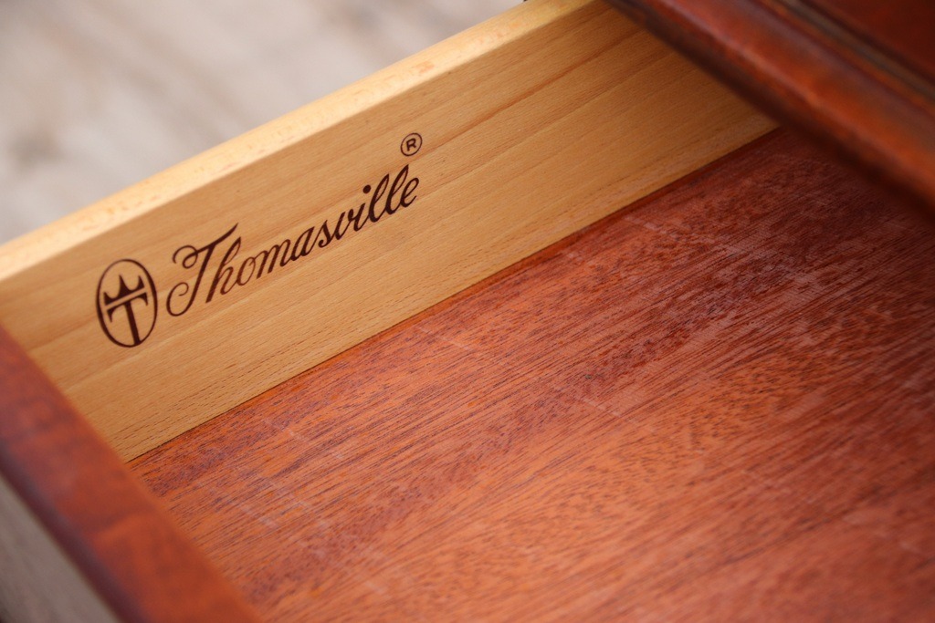 Pair of Thomasville Bedside Tables - Image 5