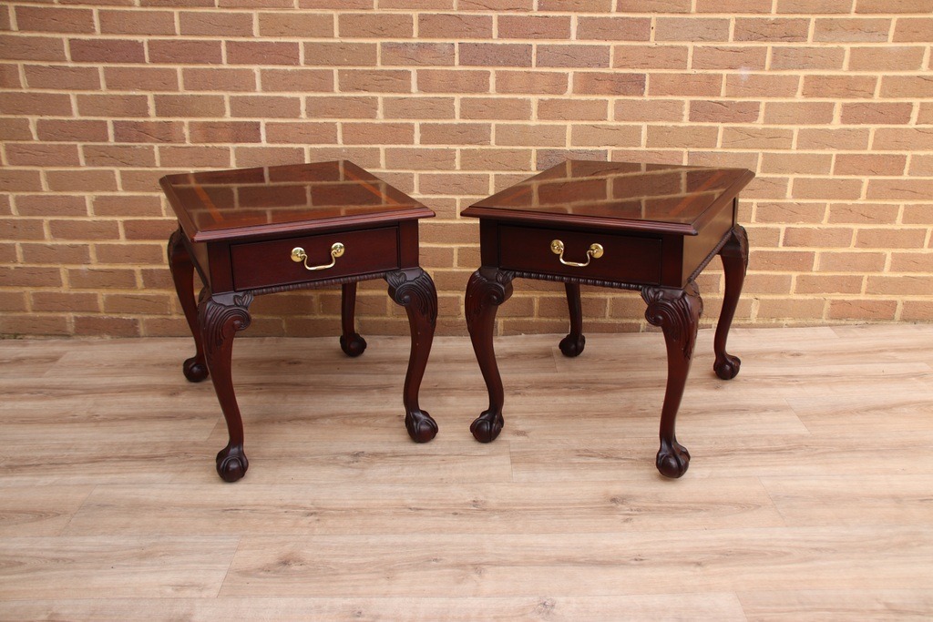 Pair of Thomasville Bedside Tables - Image 9