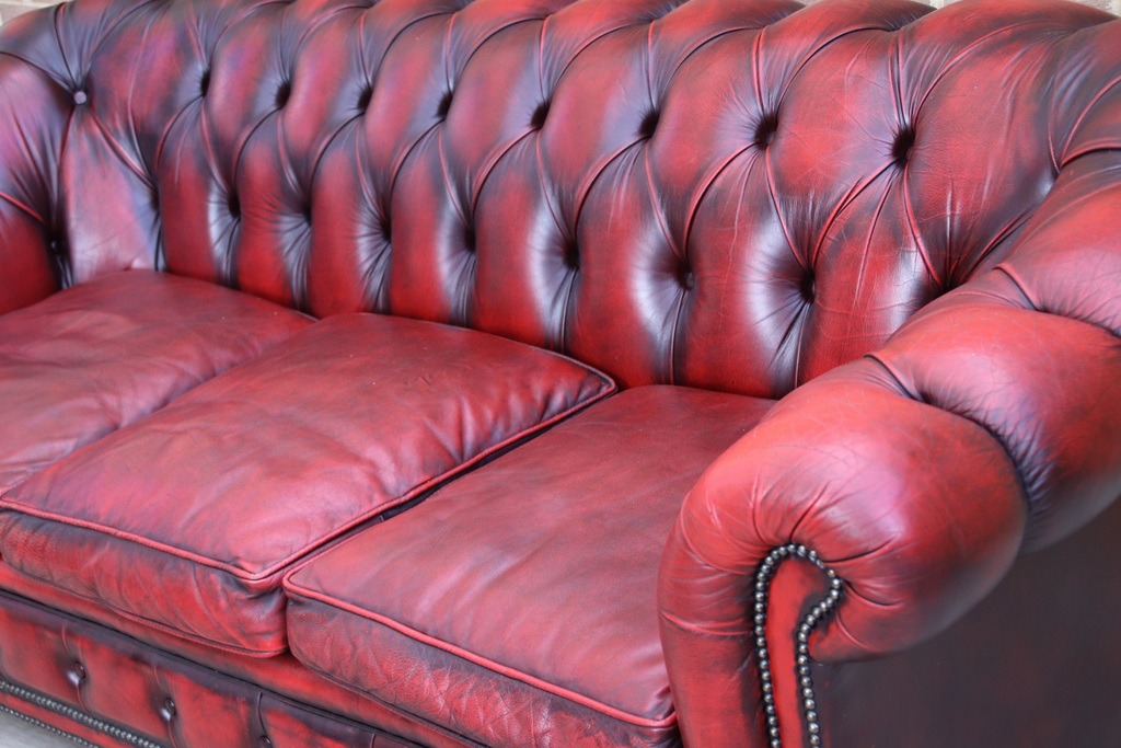 Chesterfield Vintage Sofa - Image 7