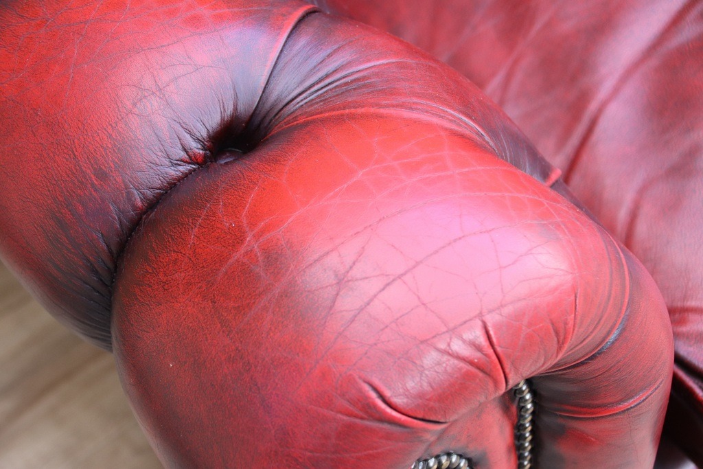 Chesterfield Vintage Sofa - Image 15