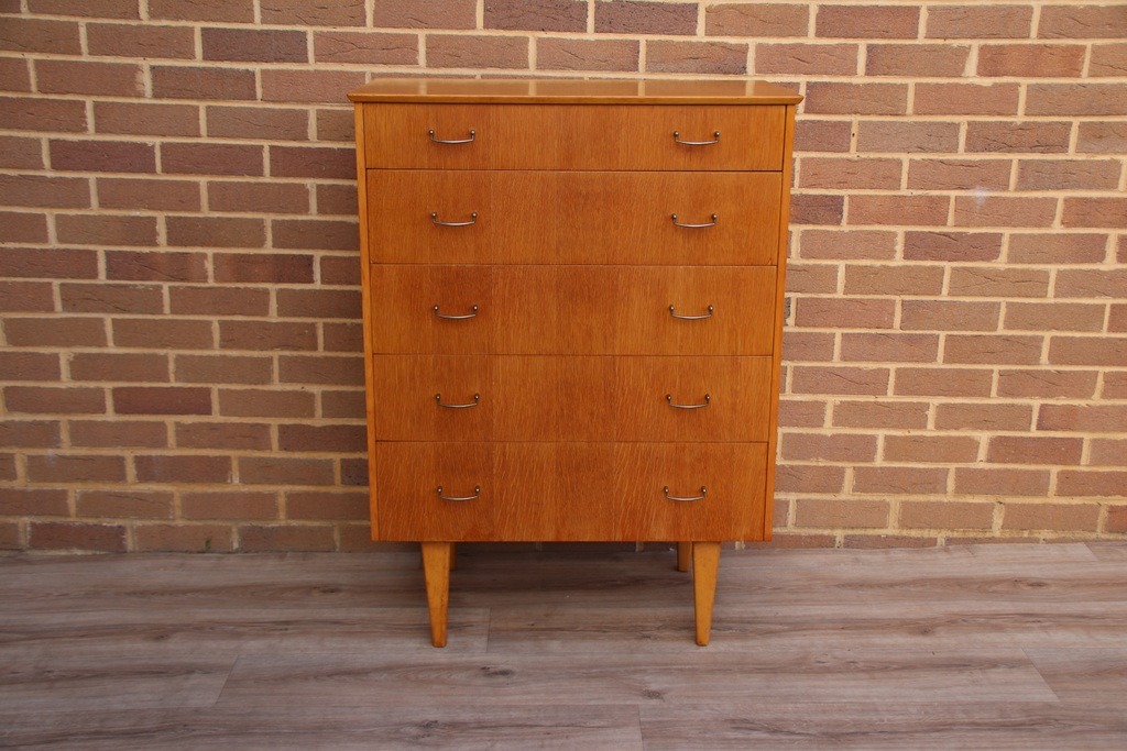 Mid-Century Oak Chest of Drawers - Image 3