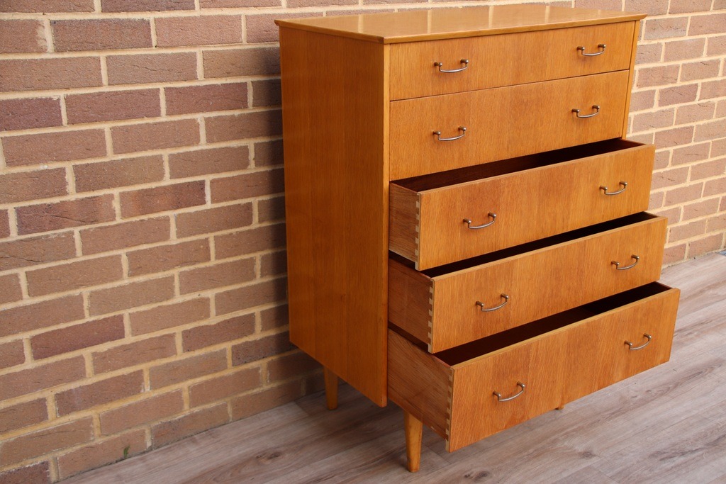 Mid-Century Oak Chest of Drawers - Image 7