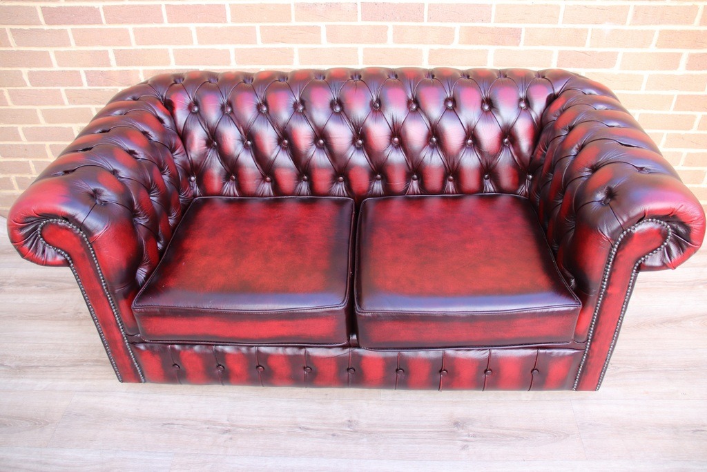 Chesterfield Ox Blood Sofa - Image 4