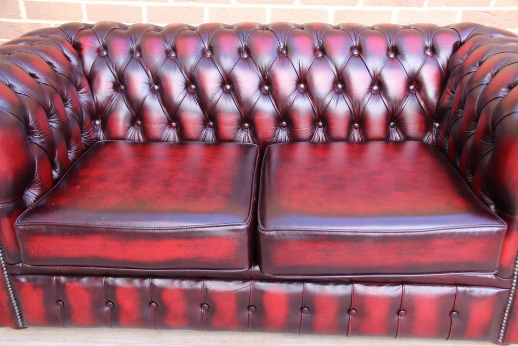 Chesterfield Ox Blood Sofa - Image 5