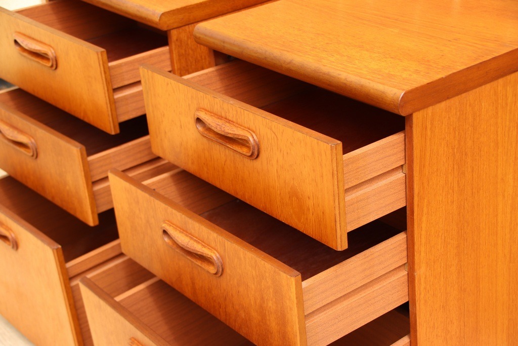 Meredew Bedside Tables - Image 6