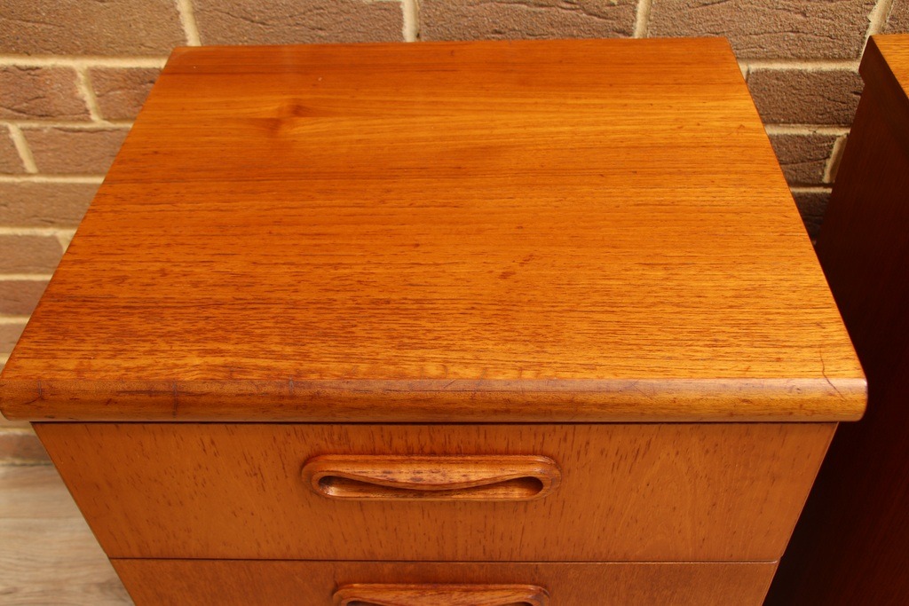 Meredew Bedside Tables - Image 12
