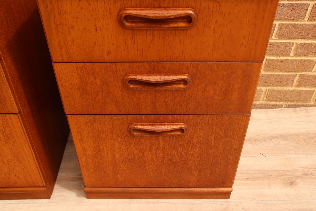 Meredew Bedside Tables - Image 15