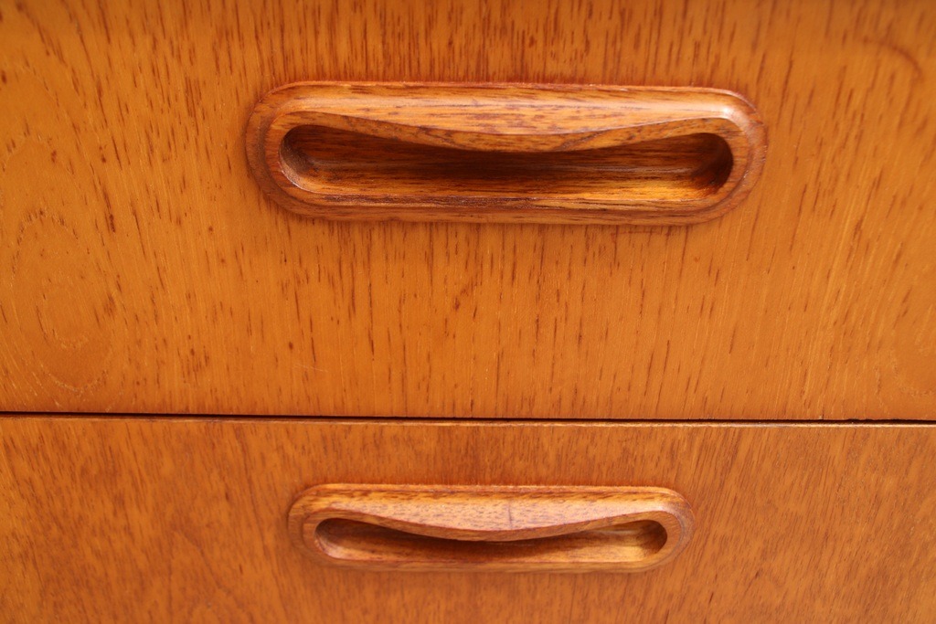 Meredew Bedside Tables - Image 17