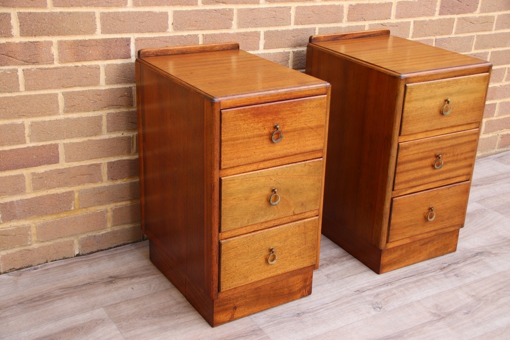 Pair of Mid-Century Oak Bedside Tables - Image 2