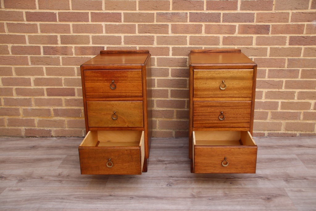 Pair of Mid-Century Oak Bedside Tables - Image 5