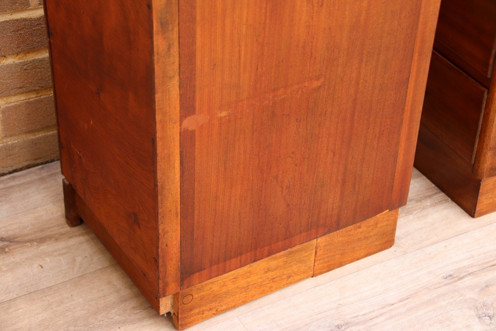 Pair of Mid-Century Oak Bedside Tables - Image 17