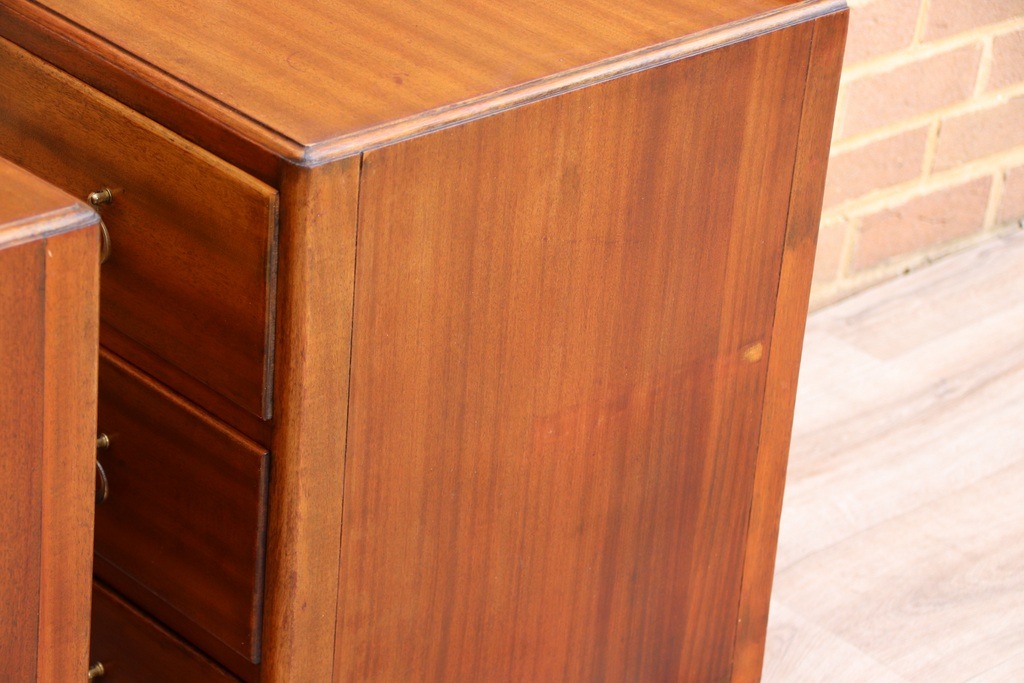 Pair of Mid-Century Oak Bedside Tables - Image 18
