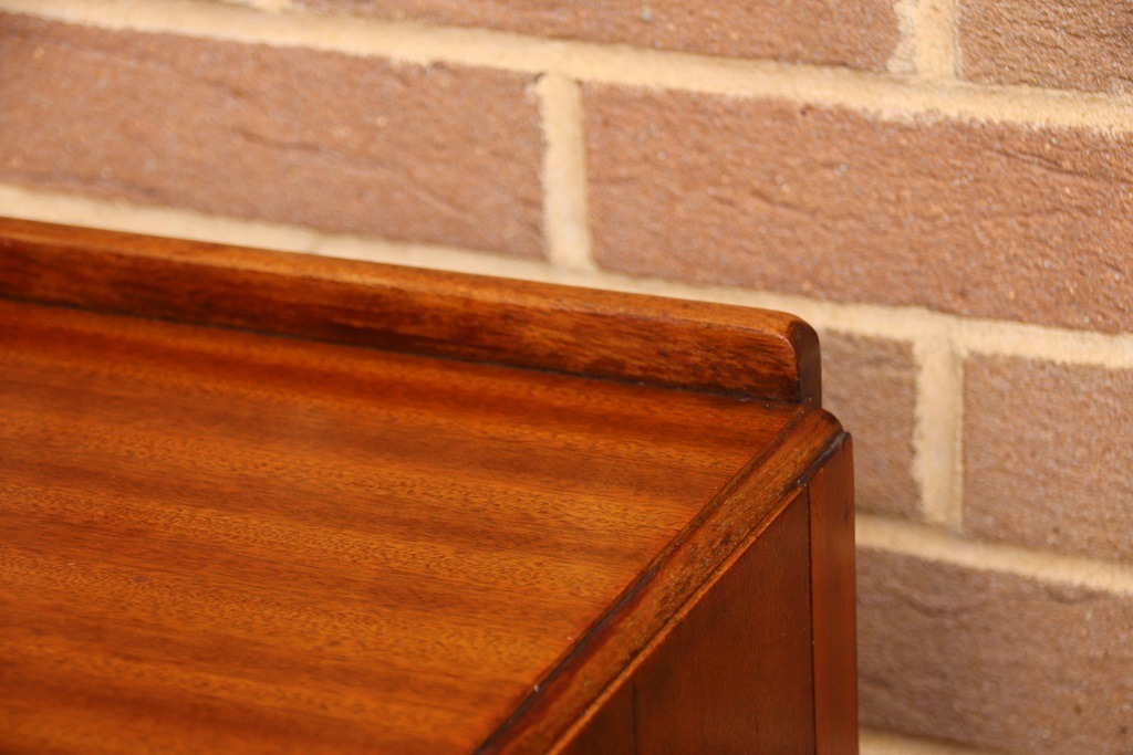 Pair of Mid-Century Oak Bedside Tables - Image 27
