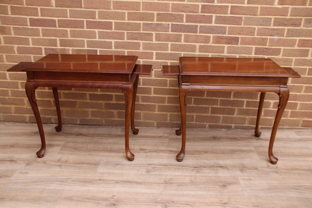 Pair of Queen Anne Mahogany Lamp Tables with Pull-Out Slides - Image 2
