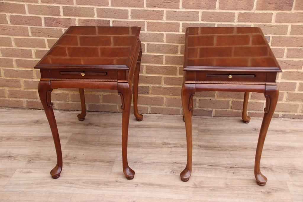 Pair of Queen Anne Mahogany Lamp Tables with Pull-Out Slides - Image 6