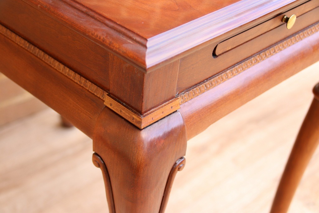 Pair of Queen Anne Mahogany Lamp Tables with Pull-Out Slides - Image 10