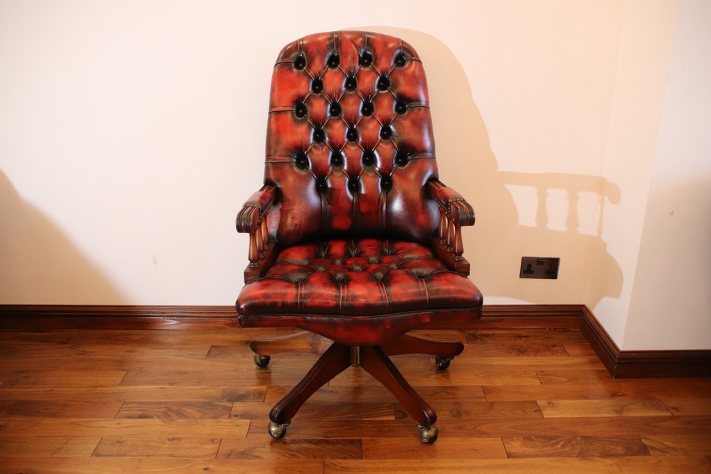 Chesterfield Vintage Executive Chair - Image 2