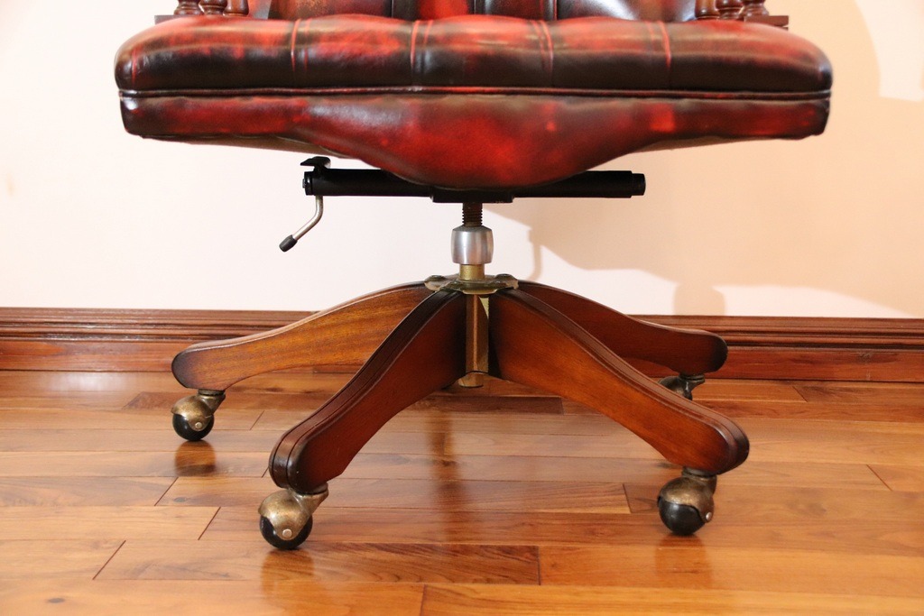 Chesterfield Vintage Executive Chair - Image 11