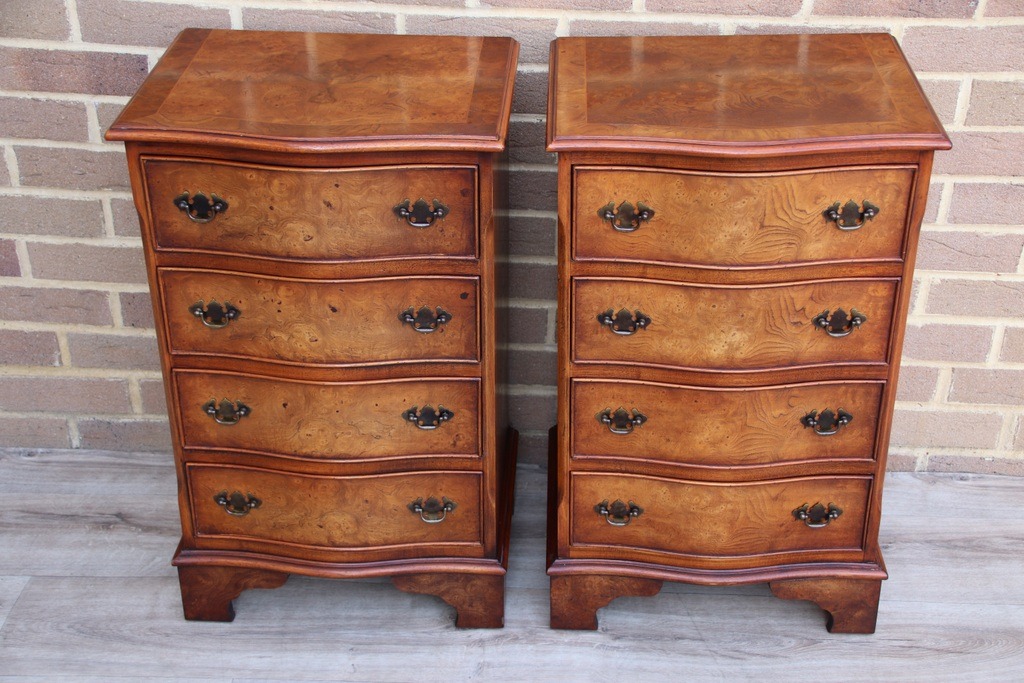 Pair of Walnut Serpentine Bedside Tables - Image 3