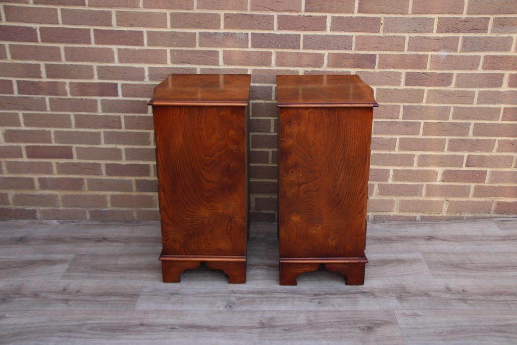 Pair of Walnut Serpentine Bedside Tables - Image 15
