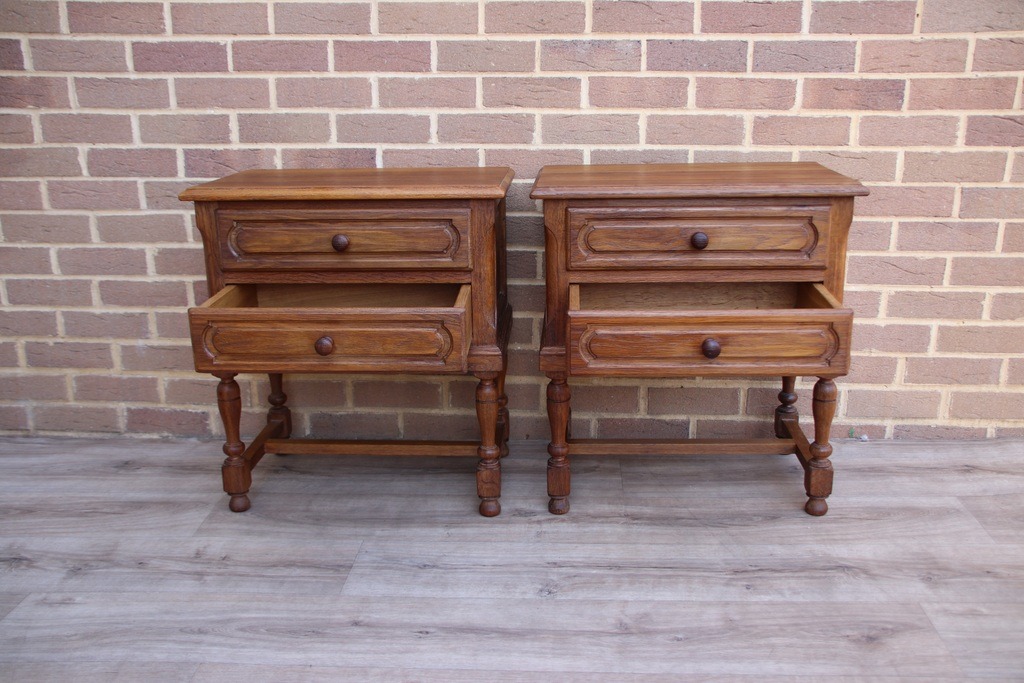 Pair of Oak Vintage Bedside Tables - Image 2