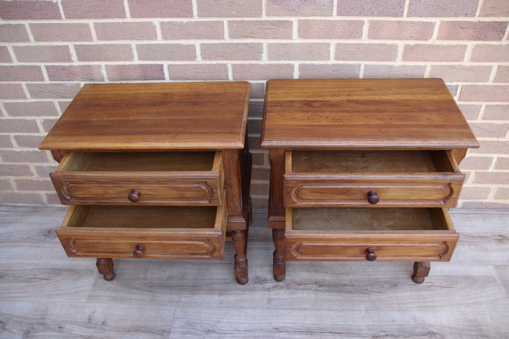 Pair of Oak Vintage Bedside Tables - Image 4
