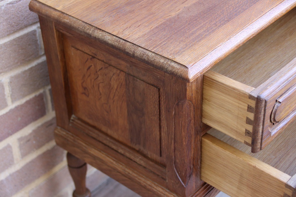 Pair of Oak Vintage Bedside Tables - Image 6