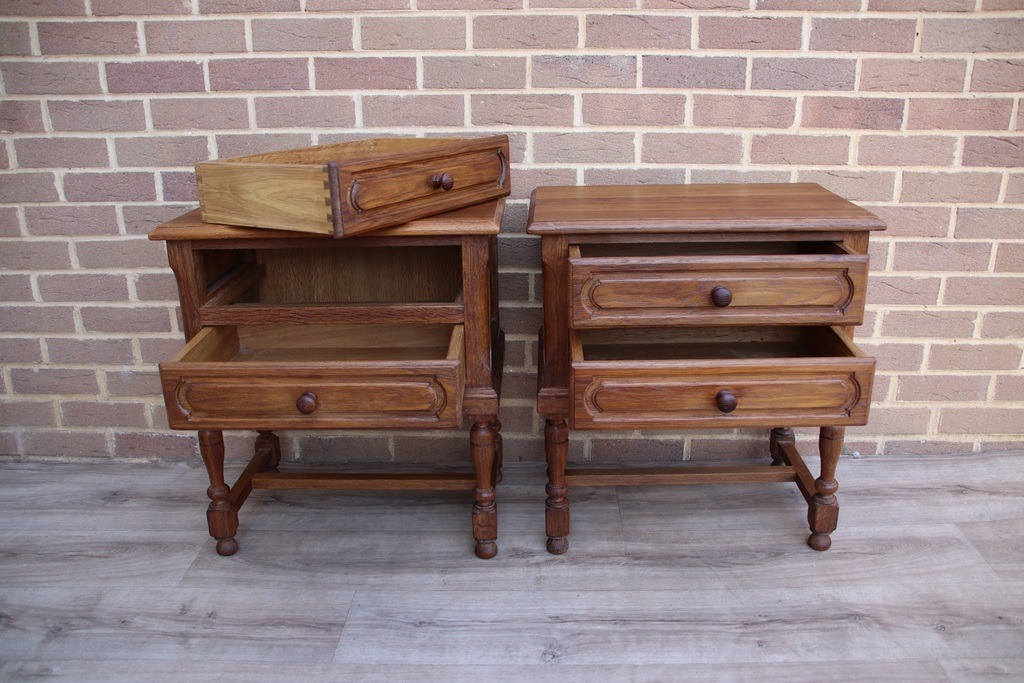 Pair of Oak Vintage Bedside Tables - Image 7