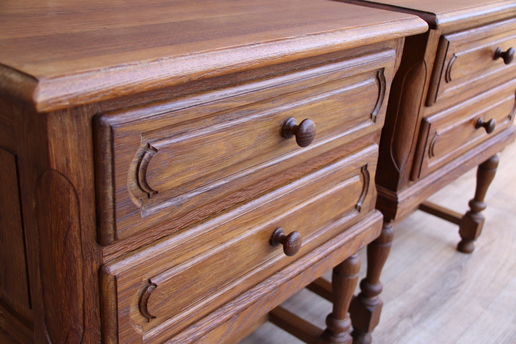 Pair of Oak Vintage Bedside Tables - Image 9