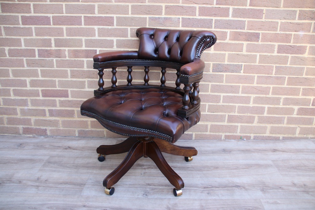 Chesterfield Vintage Captains Chair - Image 4