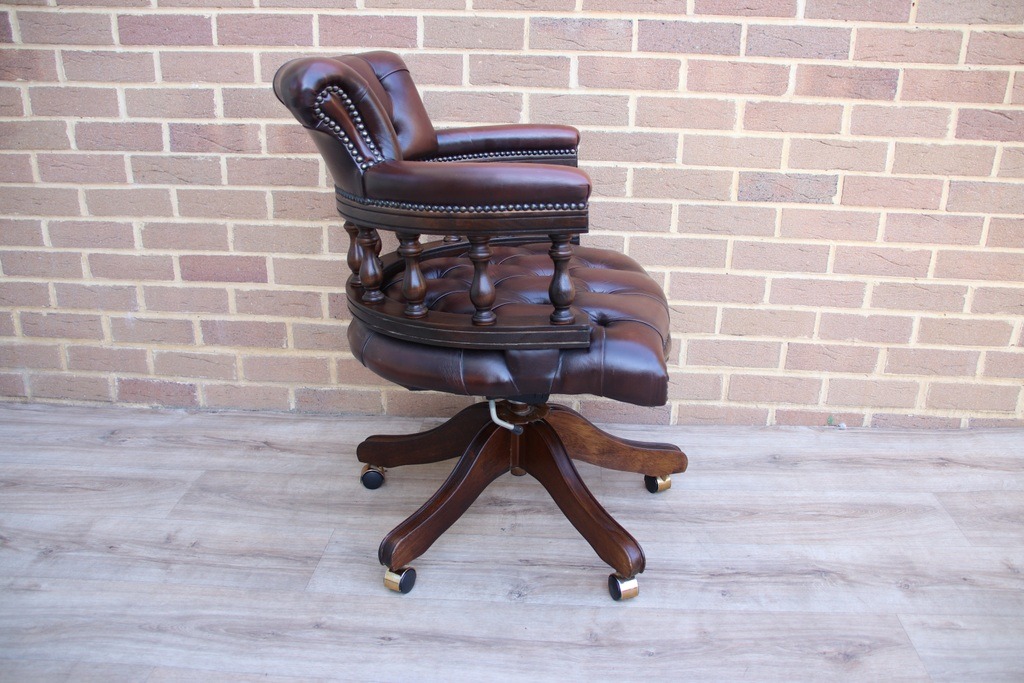 Chesterfield Vintage Captains Chair - Image 7