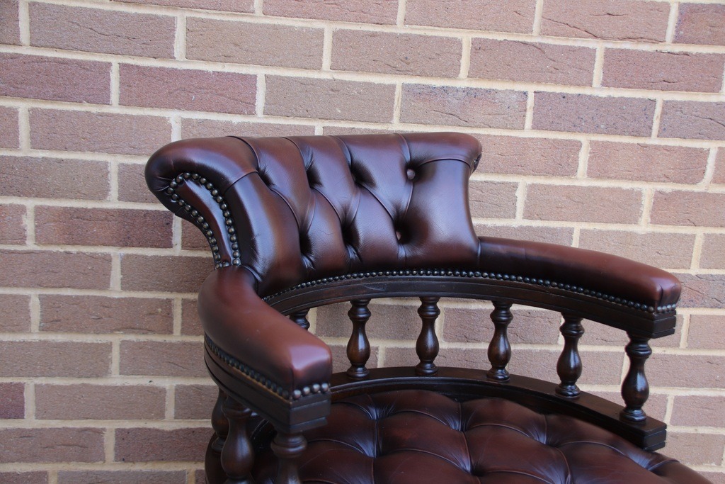 Chesterfield Vintage Captains Chair - Image 9