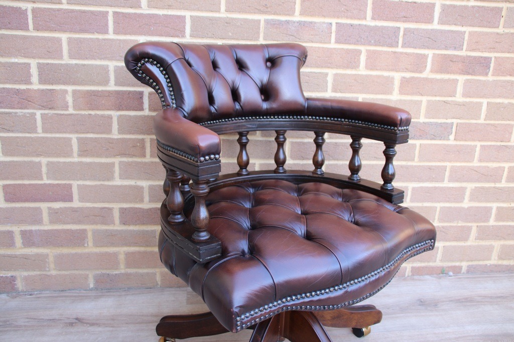 Chesterfield Vintage Captains Chair - Image 10