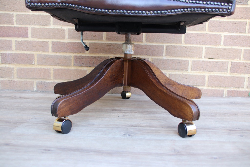 Chesterfield Vintage Captains Chair - Image 11