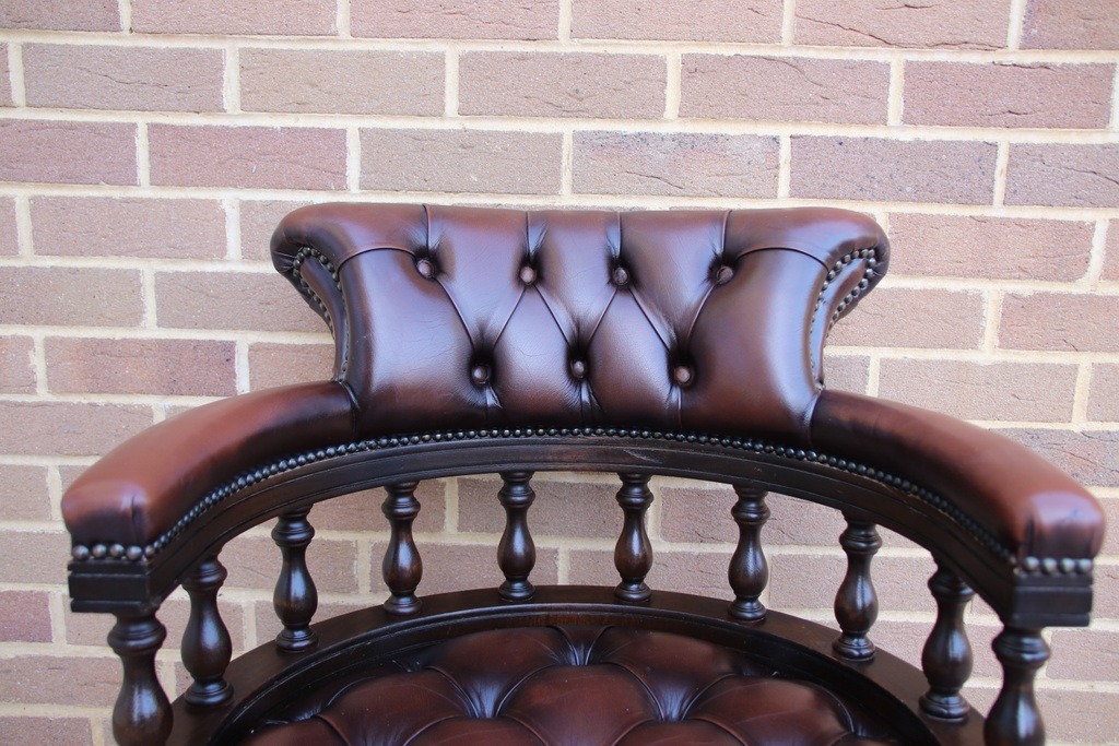 Chesterfield Vintage Captains Chair - Image 13