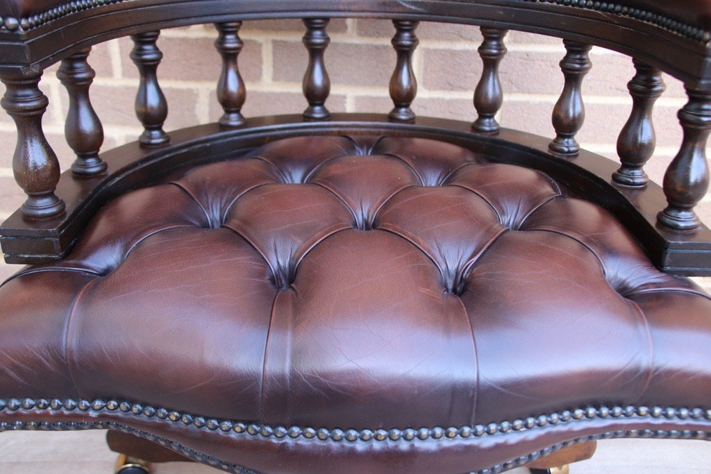 Chesterfield Vintage Captains Chair - Image 14